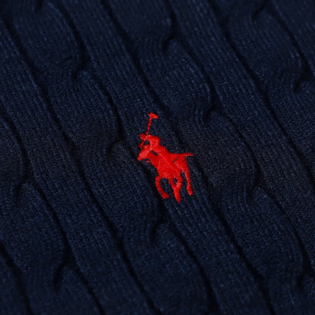 P186 Style No.: 601 -Ralph Lauren RL classic war horse logo embroidered pullover long-sleeved sweater on the chest -The item is made of custom-dyed and custom-spun yarn, purchased from the original version. A full set of customized accessories. Details determine success or failure. Heavy new autumn and winter product. High weight. Soft and delicate. The upper body effect is very nice. Loose fit. Women's model. -Color: white, gray, navy blue, red, khaki, blue, pink. -Sizes: S / M/ Ｌ S size 80-100 jins, M size 100-120 jins, Large size 120-135 jins
